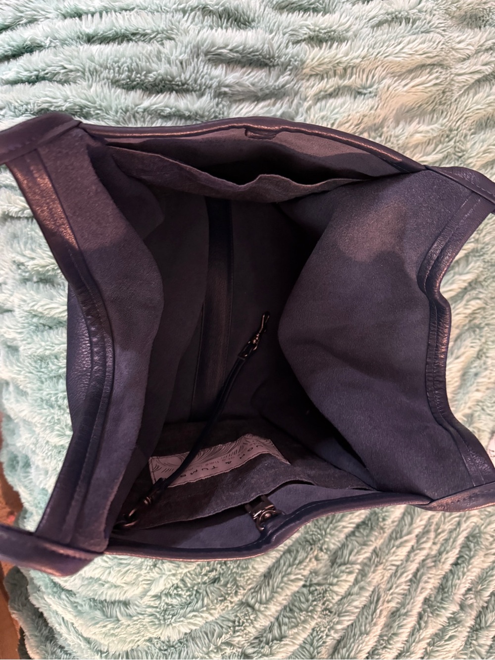 Rough and Tumble side pocket tote - Picture 6 of 7